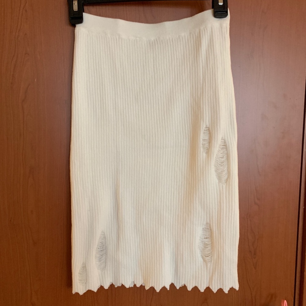 Alecta Ribbed Skirt Set - Ivory - Picture 7 of 8